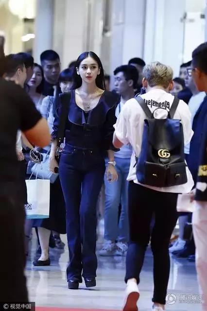 baby装蜡像,baby假装蜡像邓超