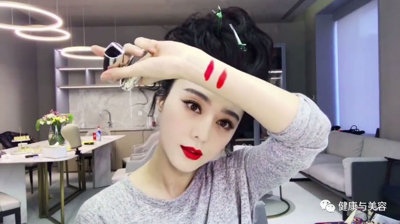 范冰冰涂的是什么口红色号,范冰冰无底妆只涂口红