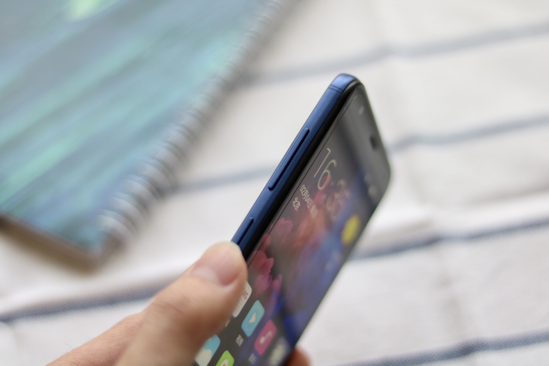 4+64GB大内存899元性价比吃鸡手机红辣椒7X评测体验