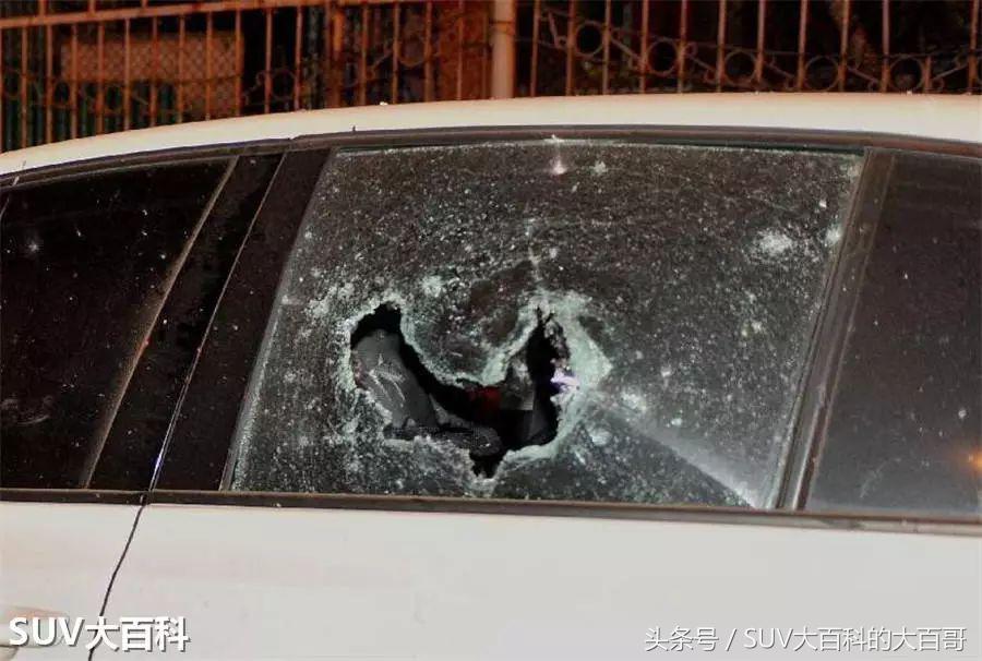 爆竹声声辞旧烟花满天迎新春,爆竹声声辞旧岁礼花漫天迎新春