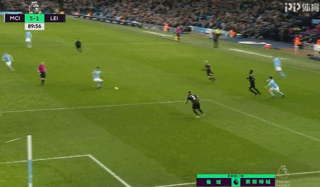 从状态低迷到收获大四喜只需45分钟！阿奎罗诠释何为打脸型前锋