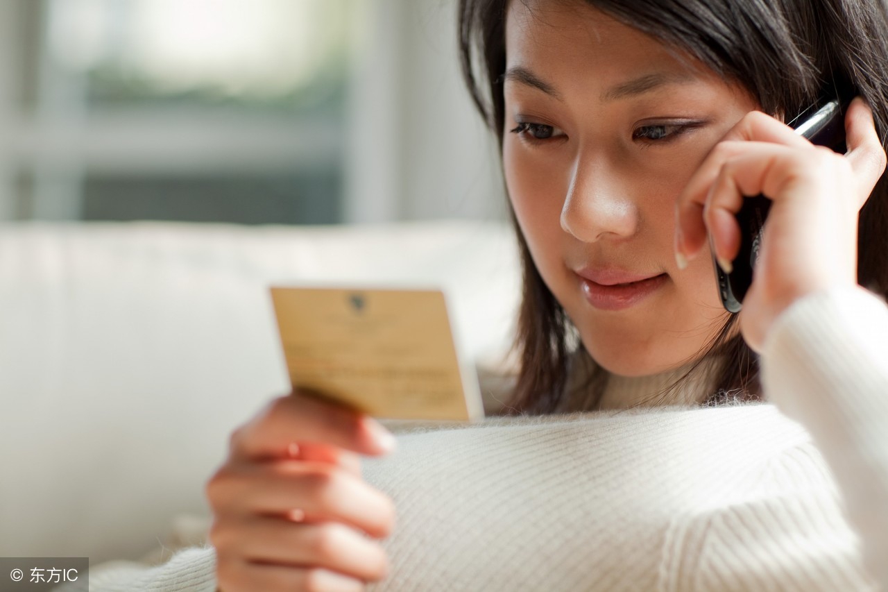 听了婆婆的话，小希给装修公司打电话，打算搬新家