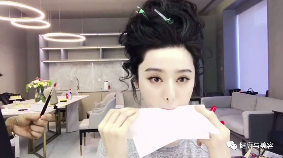 范冰冰涂的是什么口红色号,范冰冰无底妆只涂口红