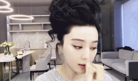 范冰冰涂的是什么口红色号,范冰冰无底妆只涂口红