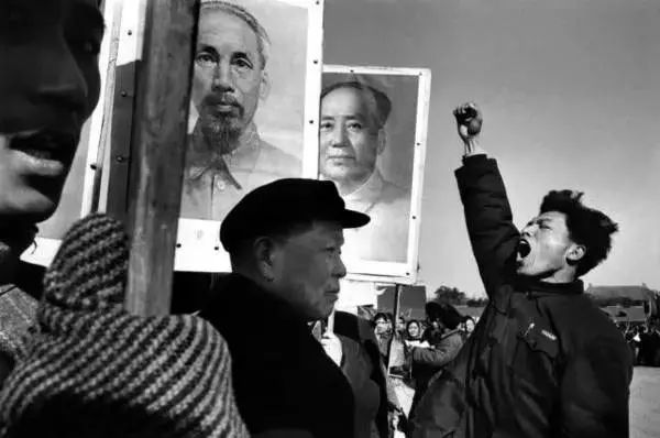 1957年的裸模与热吻！这个外国人在中国*拍偷**的老照片你一定没见过