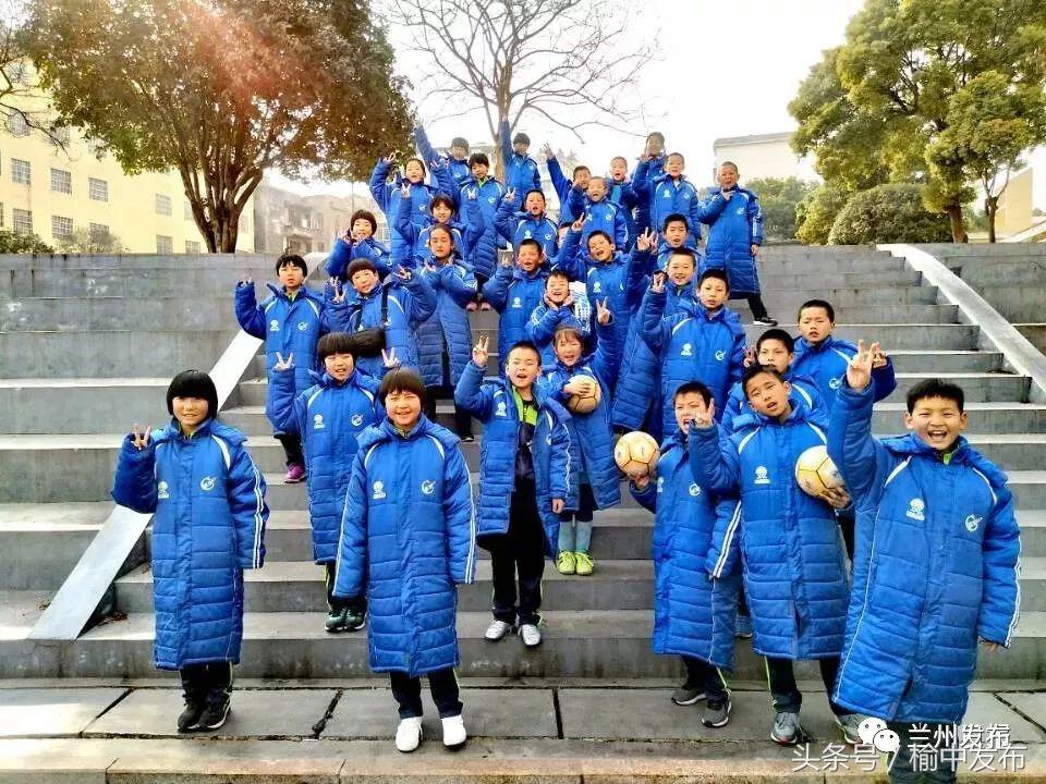 点赞｜我们的小骄傲！榆中县足球特色品牌“春苗”载誉归来！