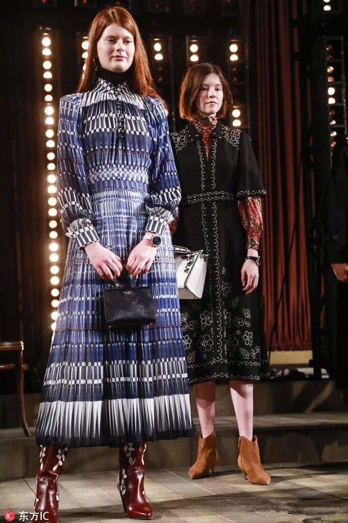 郑秀妍出席巴黎时装周2020年,郑秀妍巴黎时装周王者归来