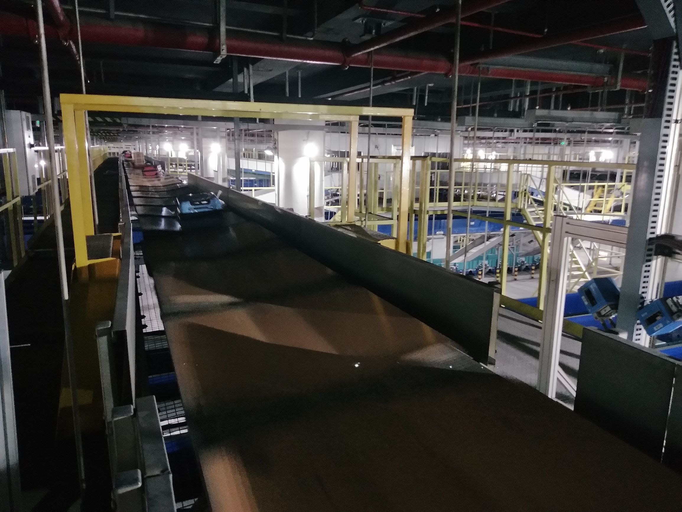 坐飞机行李怎么运过去的,坐飞机行李托运怎么算钱