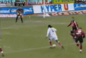 足球如何一个人顶一支队伍,足球团队配合十佳球高清