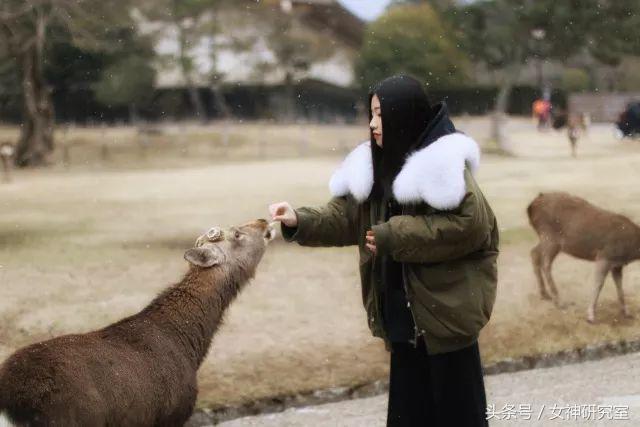 白领们一发工资就找她代购奢侈品，月光族真是伤不起