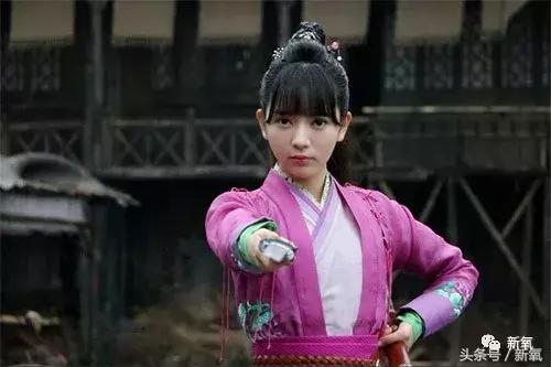 吴奇隆新剧搭档的女主13岁开始整形之路，这脸霹雳虎都hold不住！