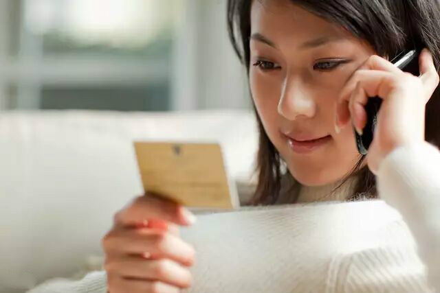 丈夫给妻子打电话妻子直接挂断,丈夫给妻子打电话报警