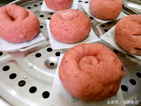 红的出彩与自信,丰富内涵不是吹出来