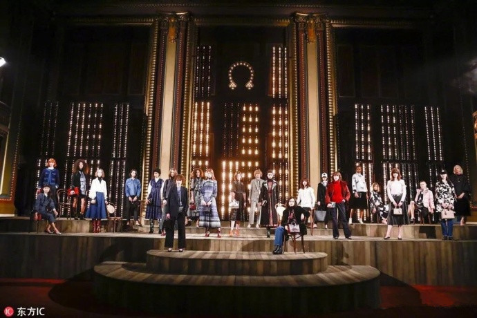 郑秀妍出席巴黎时装周2020年,郑秀妍巴黎时装周王者归来