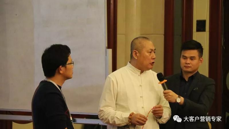 如何拿捏你的客户让他死心塌地,怎么样让讨厌你的客户喜欢你