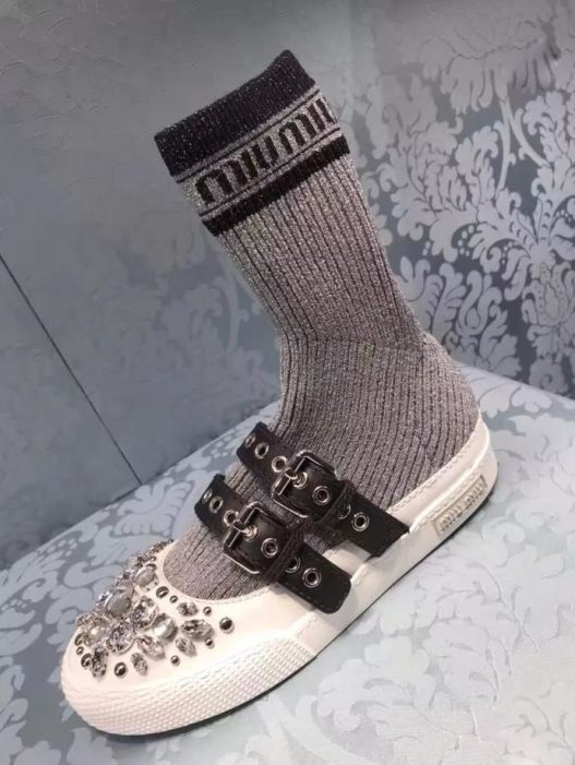 时尚“回春”袜子鞋！曾被嫌弃的TA竟然这么受大牌欣赏