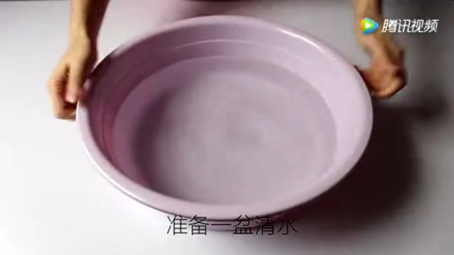 打裤子边时怎样避免长短不均,如何防止羊毛裤起球