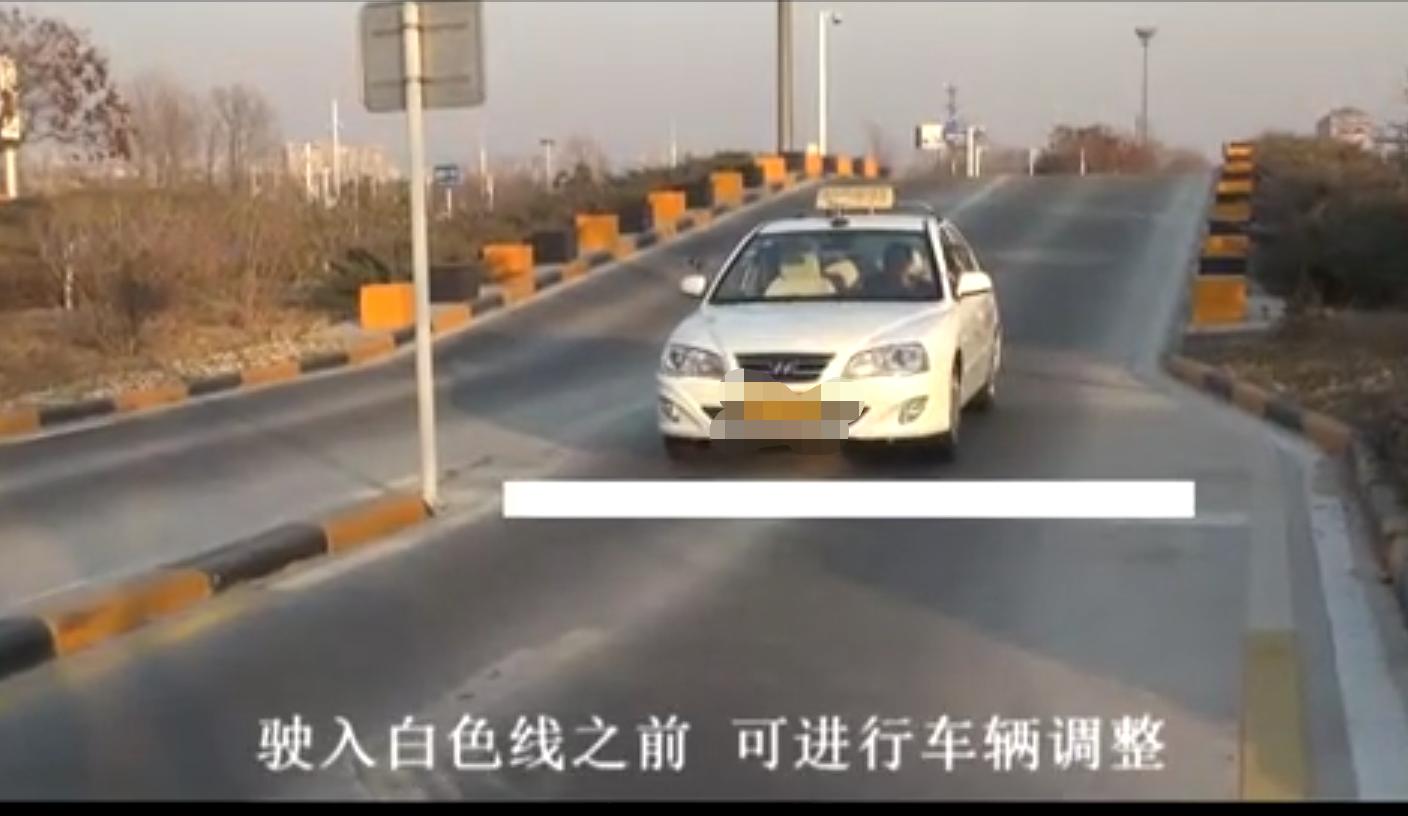 科目二踩离合器脚软得发抖,考驾照科目二为什么脚发抖