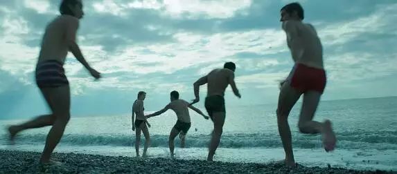 究竟谁是谁的人质！以自由的名义去杀人，这群富二代是否值得同情