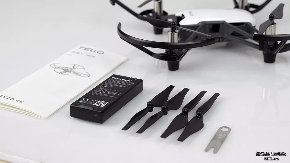 DJIIntel黑科技加身！睿炽科技699元无人机Tello有哪些看点？