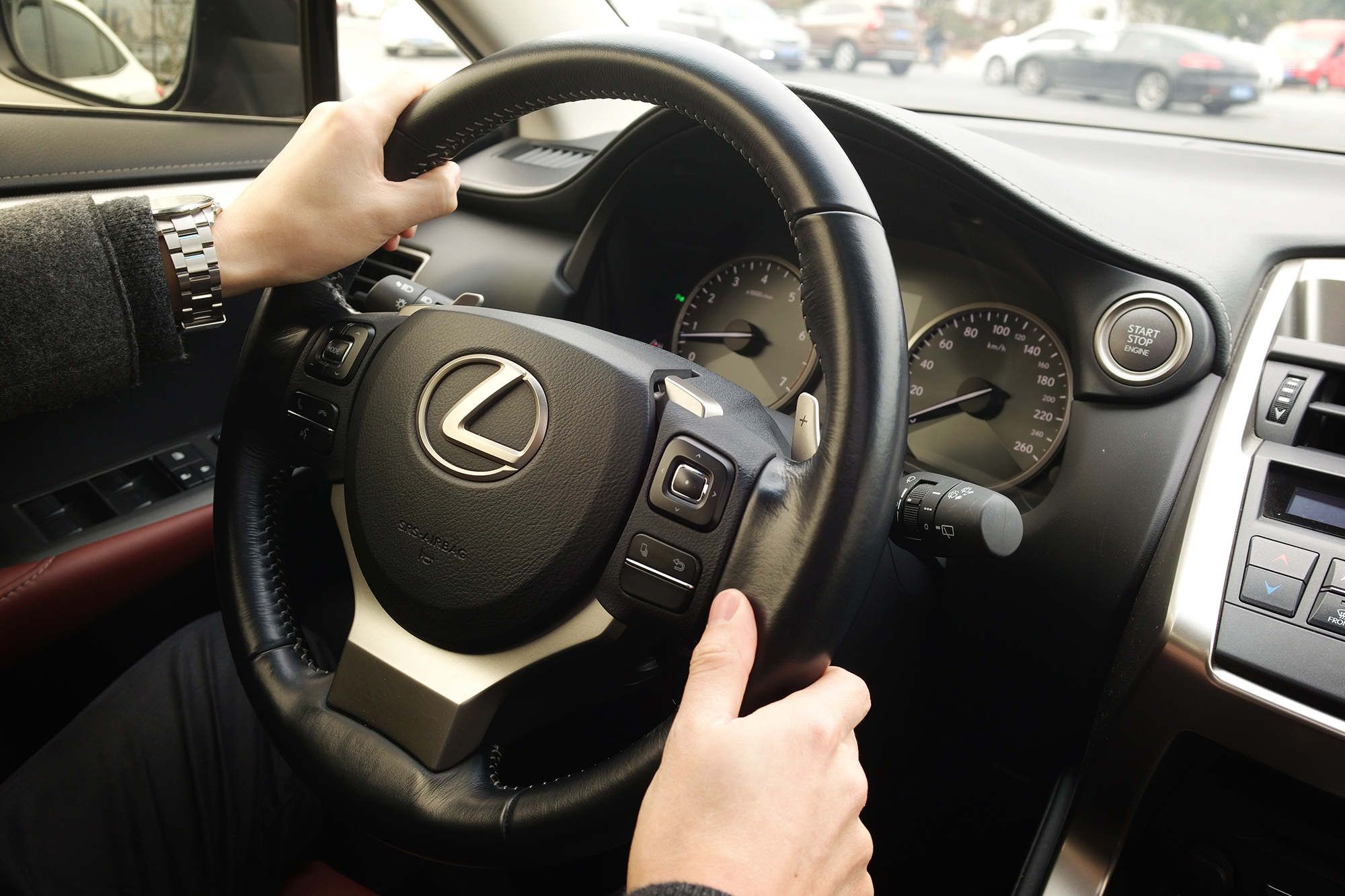 试驾雷克萨斯ES,雷克萨斯nx400试驾视频