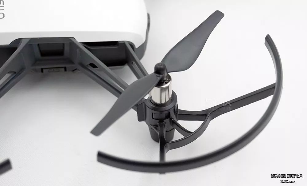 DJIIntel黑科技加身！睿炽科技699元无人机Tello有哪些看点？