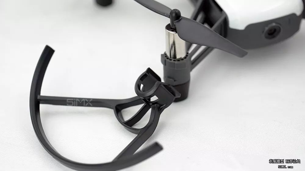 DJIIntel黑科技加身！睿炽科技699元无人机Tello有哪些看点？