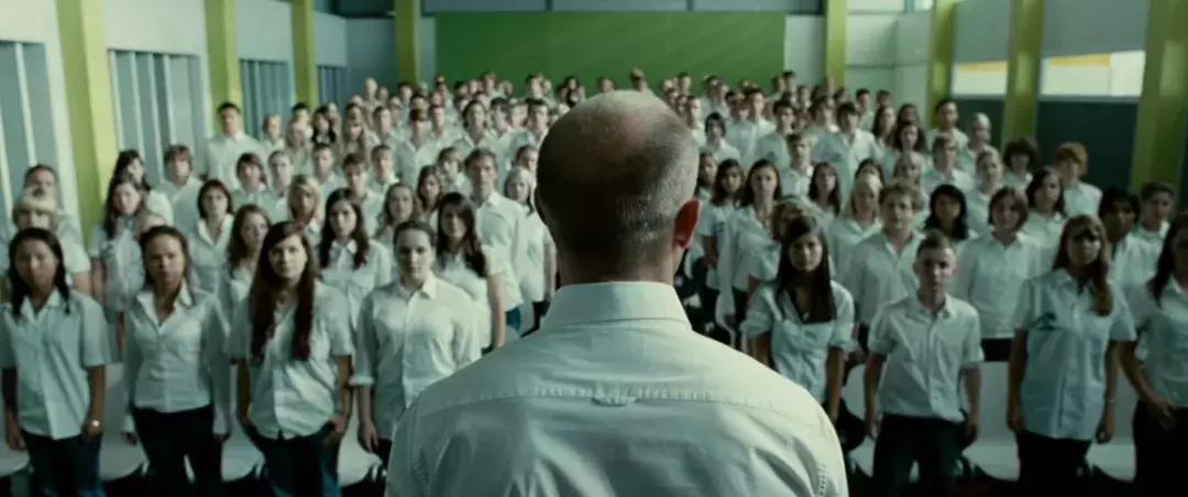 43名男生约2位女同学，骗她们喝“饮料”，之后的事情让人齿寒