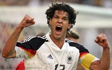 天下足球催泪文案c罗配乐,天下足球巴乔催泪文案