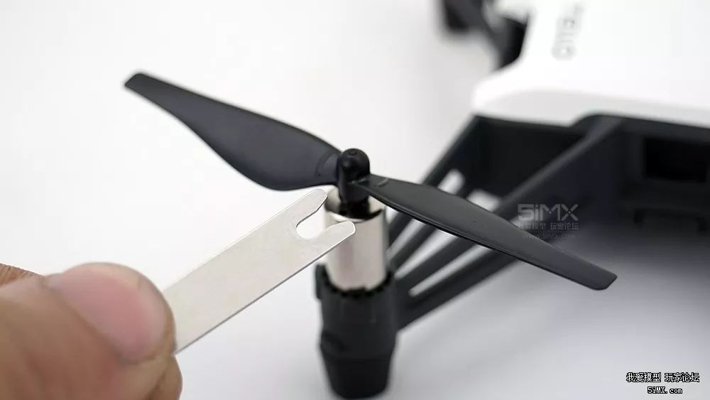 DJIIntel黑科技加身！睿炽科技699元无人机Tello有哪些看点？