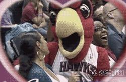 赛场上搞笑瞬间照片,球场上搞笑gif动图