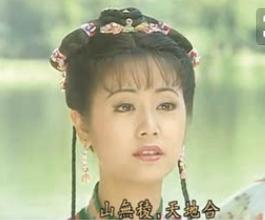 少年光脚踢球,少年光脚走烧红的铁板