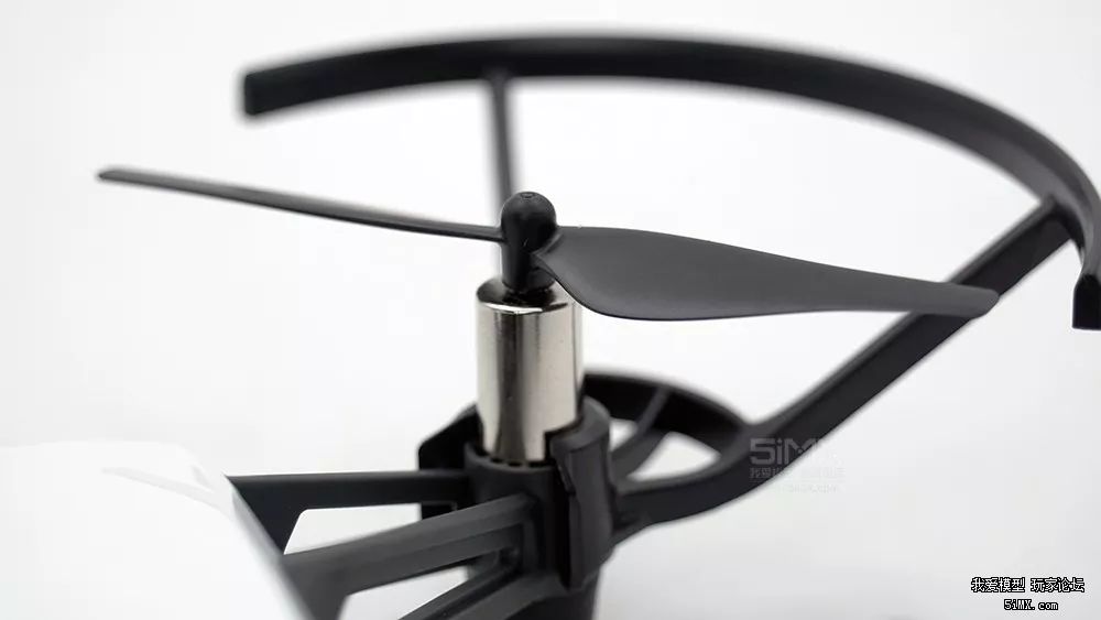 DJIIntel黑科技加身！睿炽科技699元无人机Tello有哪些看点？