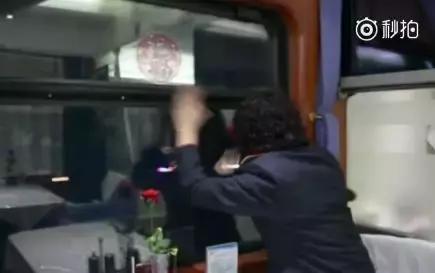 情人节来历的故事简短,情人节的由来和传说故事