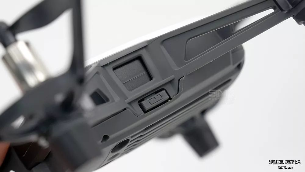 DJIIntel黑科技加身！睿炽科技699元无人机Tello有哪些看点？