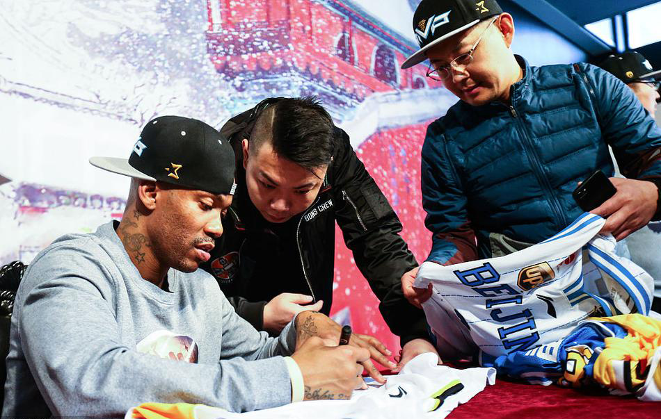 马布里球迷落泪感人瞬间,球迷评价马布里