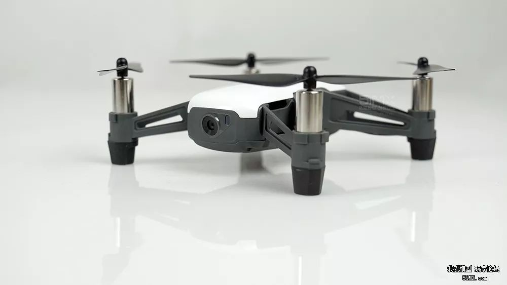 DJIIntel黑科技加身！睿炽科技699元无人机Tello有哪些看点？