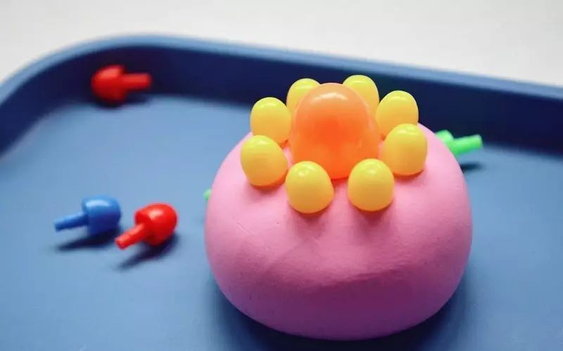 1-3岁粘土入门教程幼儿园,3岁以下为什么不能玩粘土