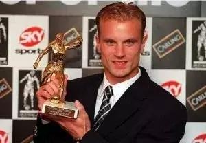 天下足球催泪文案c罗配乐,天下足球巴乔催泪文案