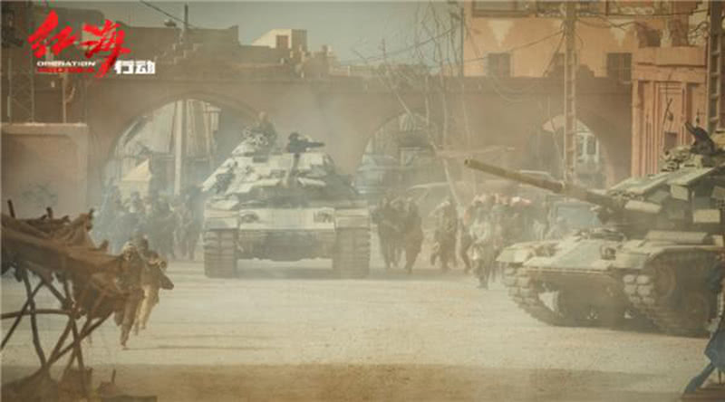 中国VT1A主战坦克出现在摩洛哥街头，《红海行动》就在此拍摄