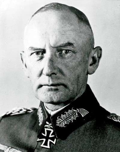 最具正义感的德军元帅，数次密谋刺杀希特勒，失败后被判绞刑