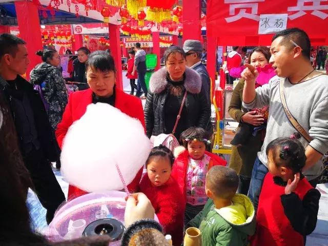 大年初一都匀哪里热闹,大年初一的现状