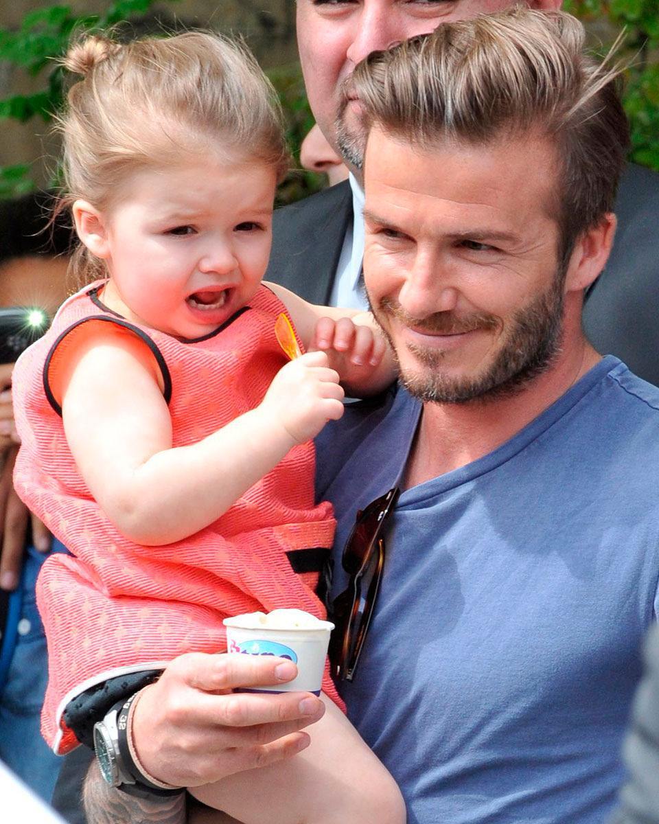 小七吐舌头动态视频,维多利亚小七完整视频