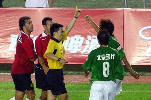 他年少成名前途无量却泡吧服禁药竖中指被指打假球27岁即退役！