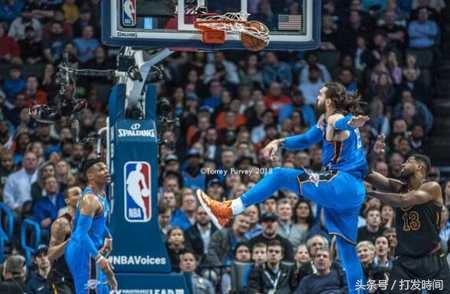 nba亚当斯汤普森,亚当斯超远3分空心入网一箭穿心