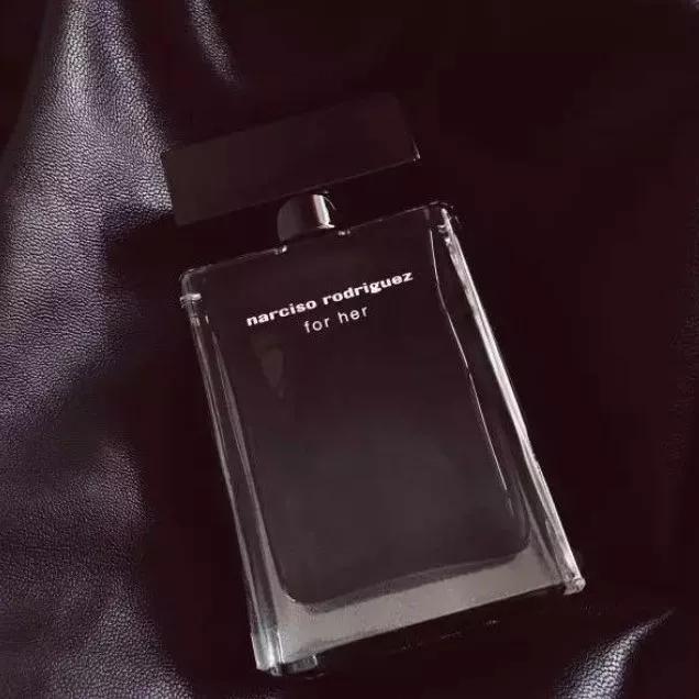 拜年喷什么香水好闻女,大年初一喷香水