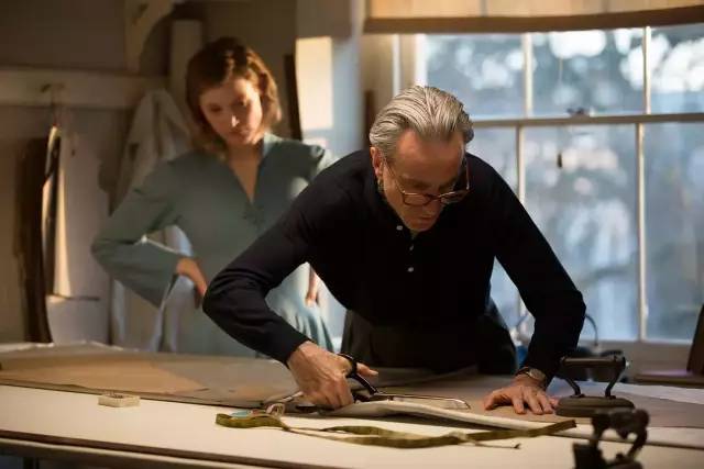 用我的衣服囚禁你，用你的毒药控制我！爱情就是从手到口的征服