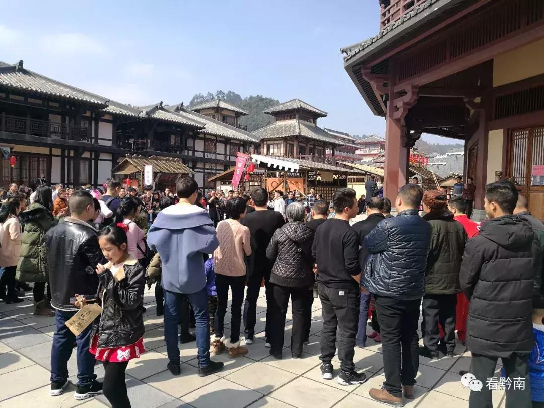 大年初一都匀哪里热闹,大年初一的现状