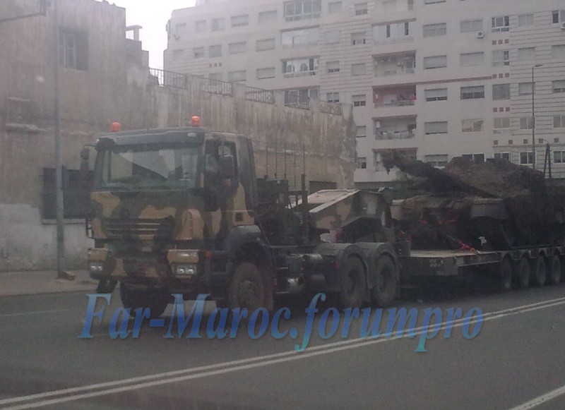 中国VT1A主战坦克出现在摩洛哥街头，《红海行动》就在此拍摄