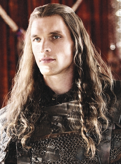 穿越小荧屏的“冰与火”，他们开始征服大银幕